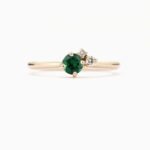 1200x1200_134185_Cerise sormus smaragdi kelta kulta engagement ring diamonds