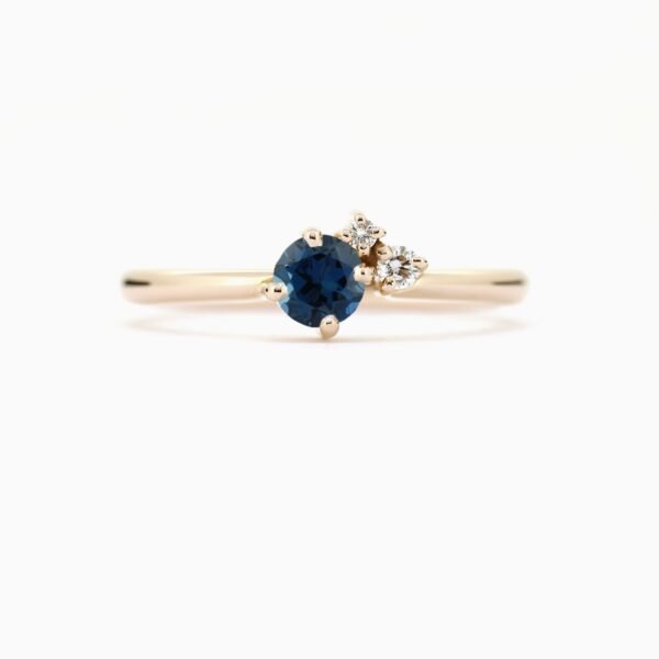 1200x1200_153263_Cerise sormus London Blue topaasi valkokulta engagement ring diamonds_3 1200x1200_153263_Cerise sormus London Blue topaasi valkokulta engagement ring diamonds_3