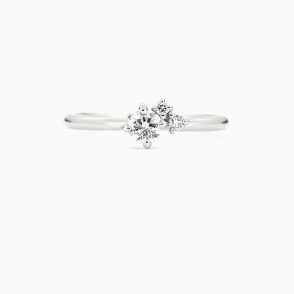 1200x1200_47045_Cerise sormus kirkas timantti valkokulta engagement ring diamonds_2 1200x1200_47045_Cerise sormus kirkas timantti valkokulta engagement ring diamonds_2