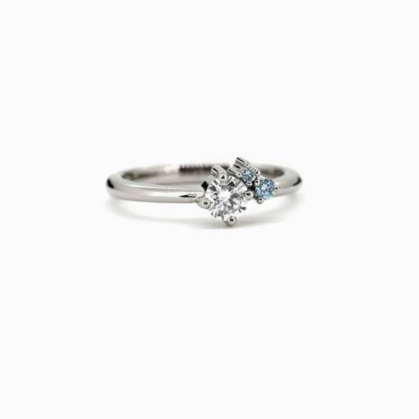 1200x1200_58994_Cerise Lumi sormus laboratoriotimantti valkokulta engagement ring lab grown diamond sininen timantti_1 1200x1200_58994_Cerise Lumi sormus laboratoriotimantti valkokulta engagement ring lab grown diamond sininen timantti_1