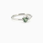 1200x1200_61474_Cerise sormus vihreä safiiri valkokulta green sapphire engagement ring diamonds koko 17.75