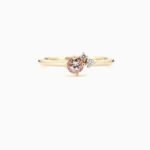 1200x1200_76667_Cerise sormus vaaleanpunainen safiiri valkokulta engagement ring diamonds