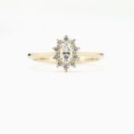1200x1200_390797_Celestine Halosormus keltakulta halo engagement ring ovaali moissaniitti moissanite