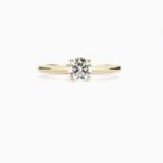 1200x1200_86240_solitairesormus moissaniitti 5mm moissanite solitaire engagement ring yellow gold keltakulta