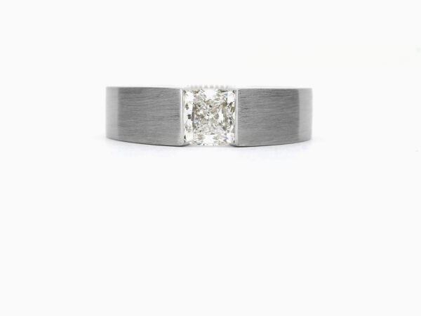 Kajo-Sormus Cushionhiontaisella Timantilla